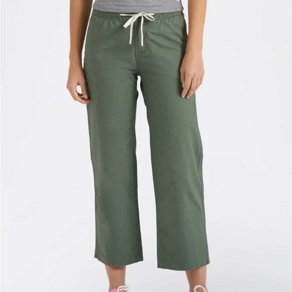 Vuori Ripstop Wide Leg Pants in Army Green Size XS Organic Cotton Cropped